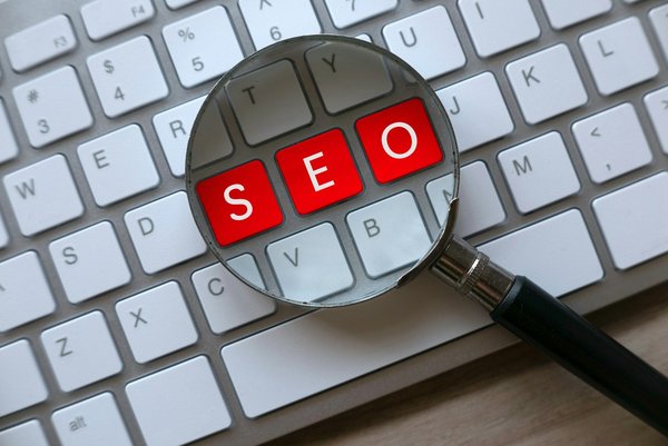 Améliorez votre présence web grâce à boostez votre seo