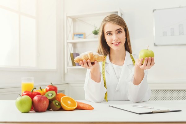 Nutritionniste ou diététicienne : quelles différences clés ?